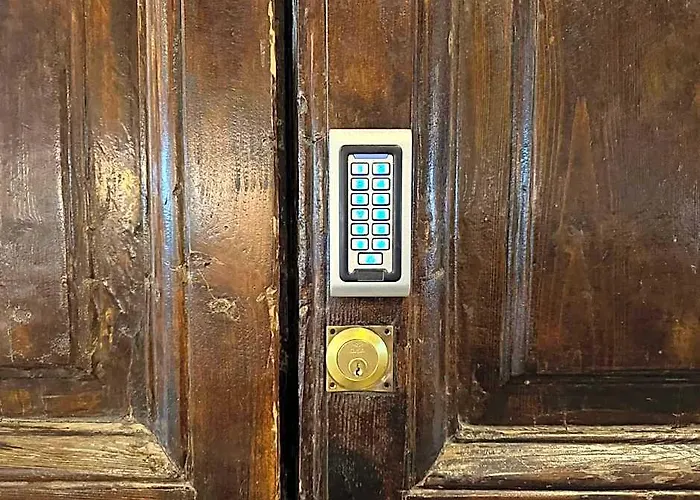 Lumi Hotel *